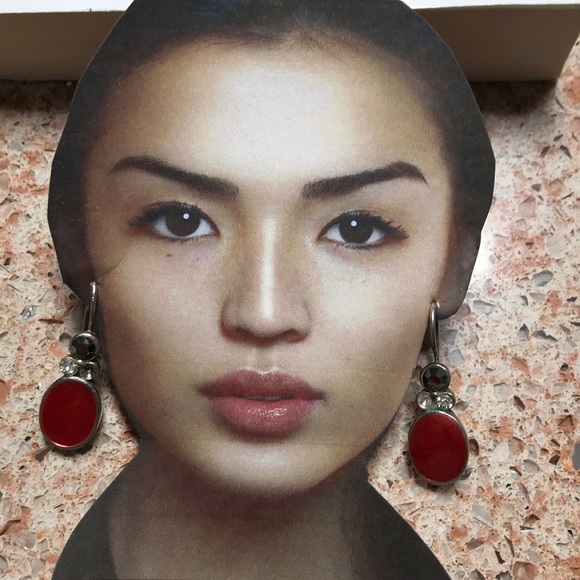 Jewelry - 3/$25💜❤️or 3/$15 red earrings